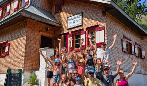 Artikelbild zu Artikel 26. bis 28.6.2026 – Familiengruppe: Hüttenfamilienwochenende – Hohenzollerhaus Pfunds (Hütte auf 2123m)